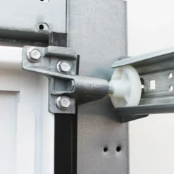 Hörmann Rollenhalter Mit Laufrolle Und Puffer, Rechts 11 Hörmann Rollenhalter Mit Laufrolle Und Puffer, Rechts -Haus Garage Verkauf 1084004 hoermann rollenhalter einbausituation